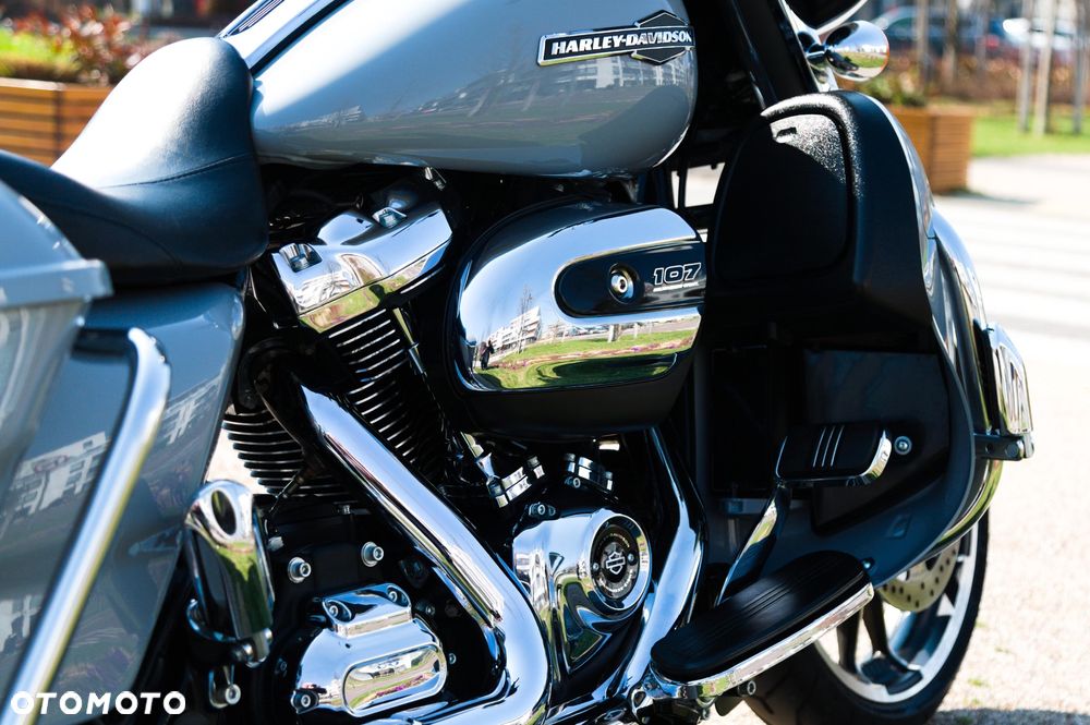 Harley-Davidson Touring Street Glide - 21