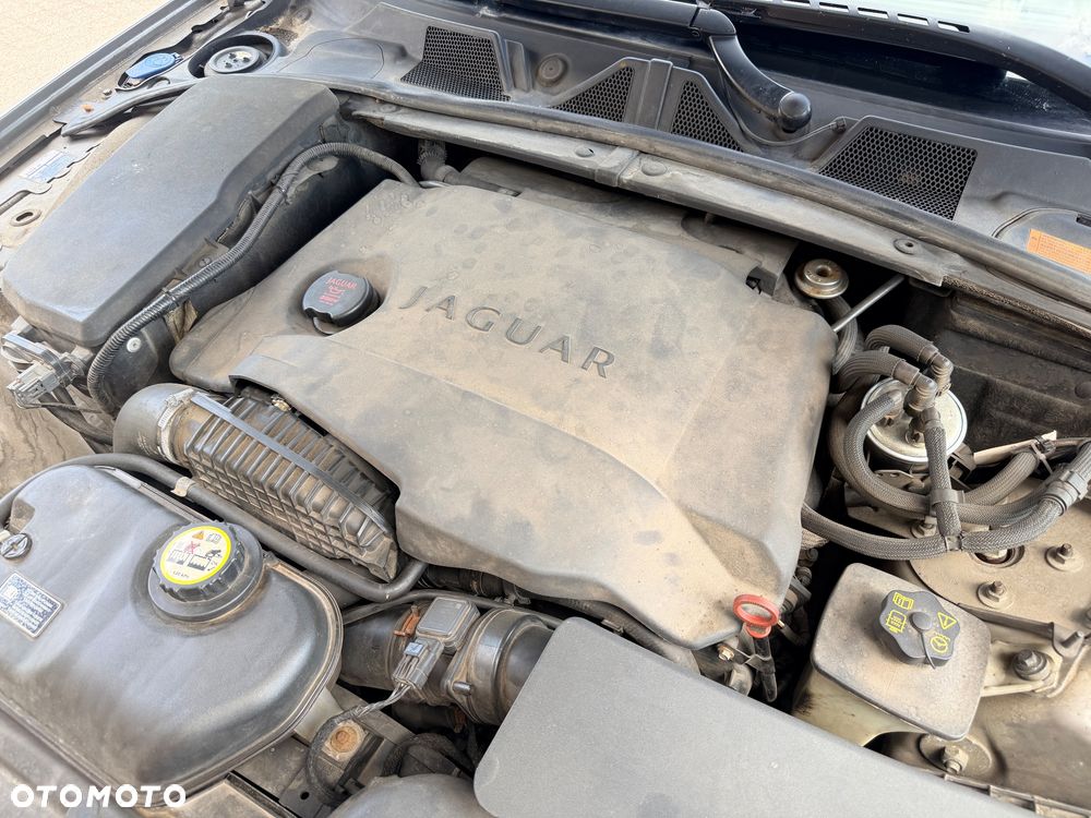 Jaguar XF 2.7 V6 Premium Luxury - 40