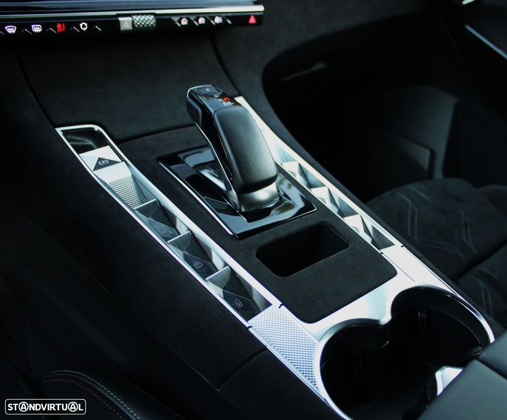 DS DS7 Crossback E-Tense Performance Line EAT8 - 10