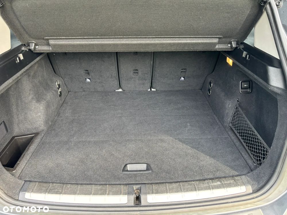 BMW X1 sDrive18i - 11