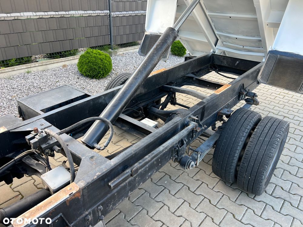 Nissan CABSTAR - 23