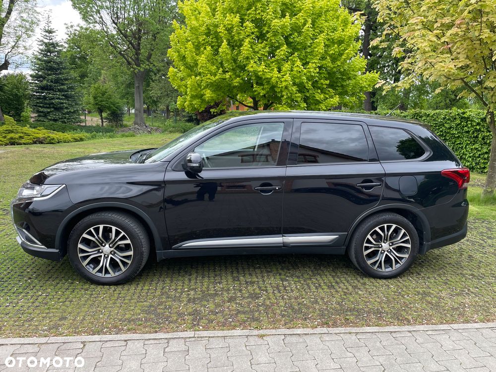 Mitsubishi Outlander - 2