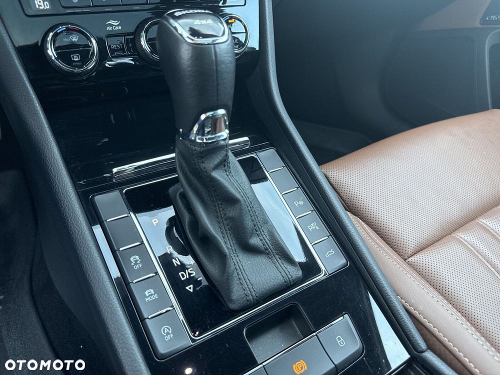 Skoda Superb 2.0 TSI 4x4 L&K DSG - 24