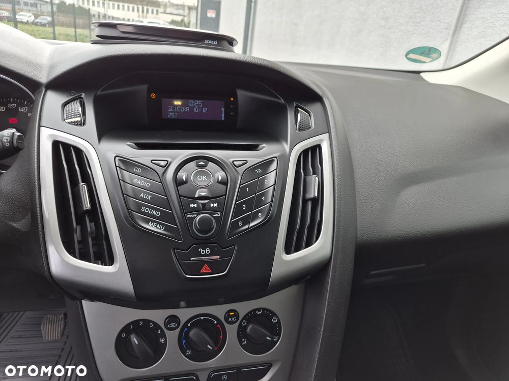 Ford Focus 1.6 TDCi DPF Champions Edition - 5