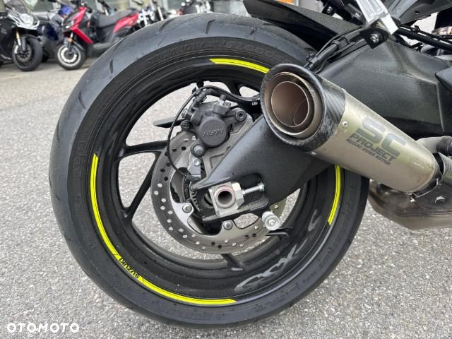 Suzuki GSX 1000 - 10
