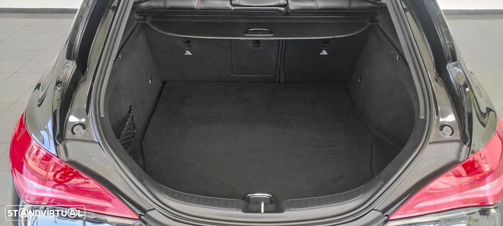 Mercedes-Benz CLA 180 d Shooting Brake AMG Line - 21