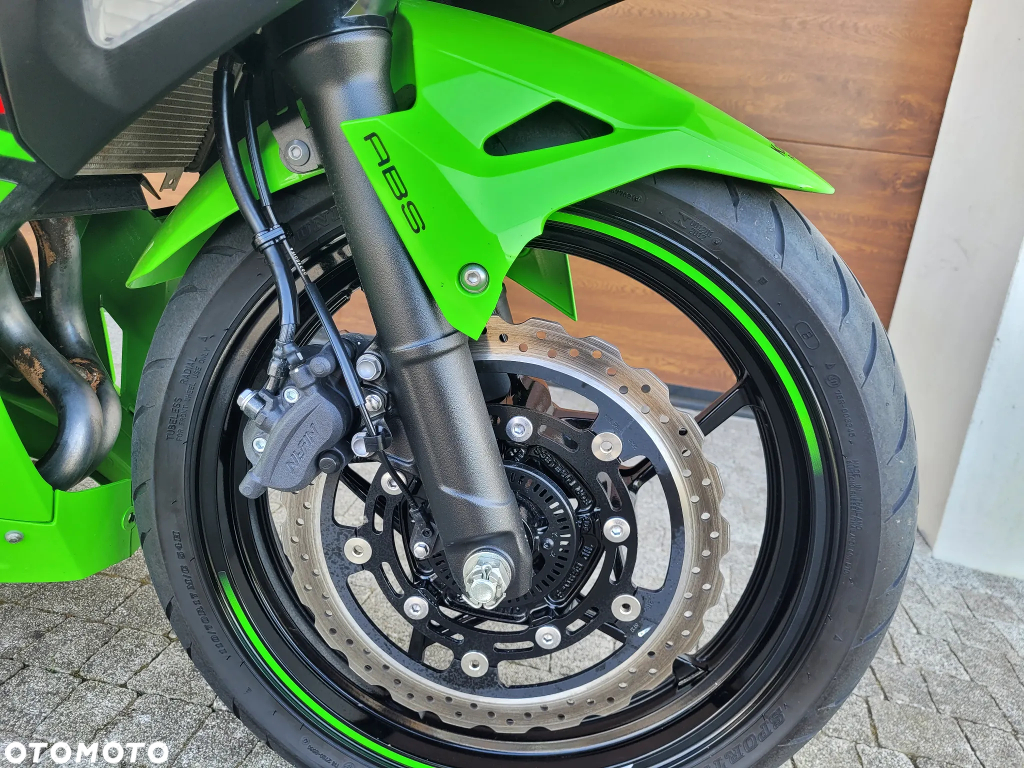 Kawasaki Ninja 400 - 4