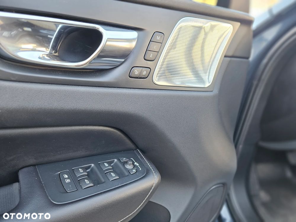 Volvo XC 60 T6 AWD Inscription - 12
