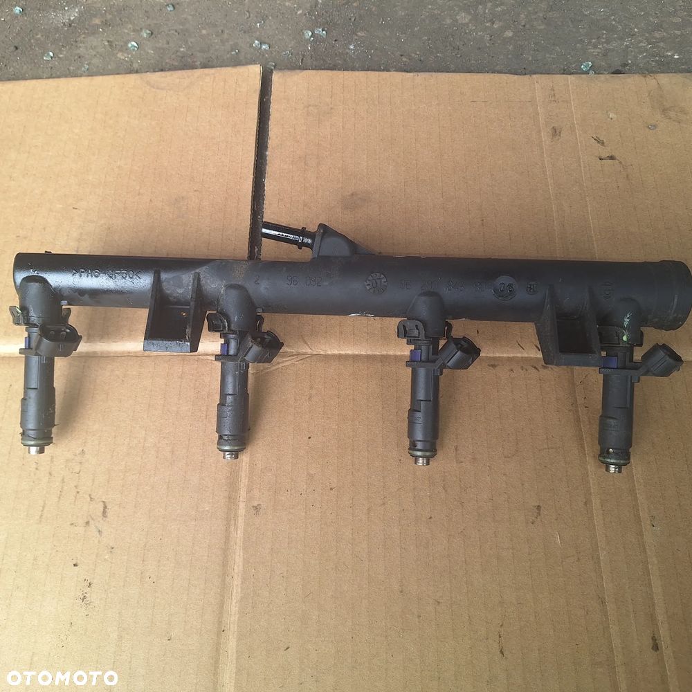 LISTWA WTRYSKOWA CITROEN C4 PICASSO PEUGEOT 2.0 9628084680 - 4