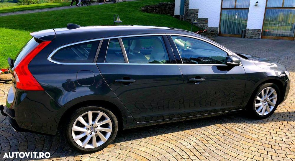 Volvo V60 D4 Summum - 1