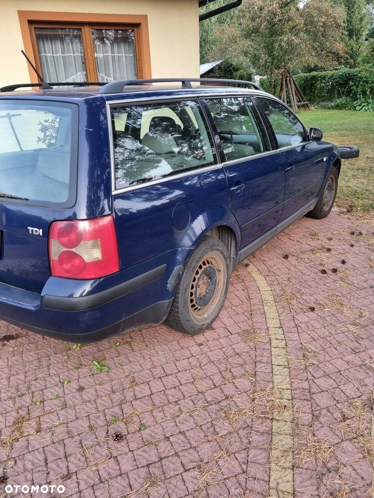 Volkswagen Passat 1.9 TDI Comfortline - 3