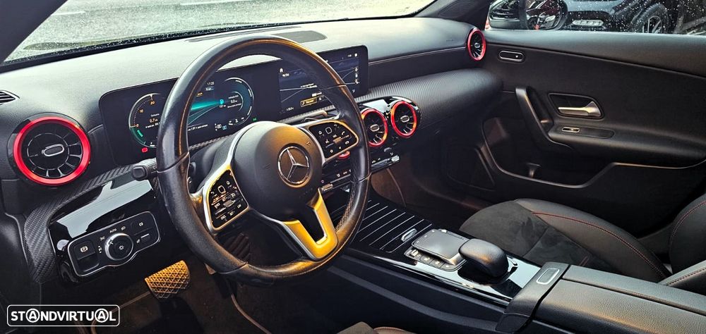 Mercedes-Benz CLA 180 d 8G-DCT - 29