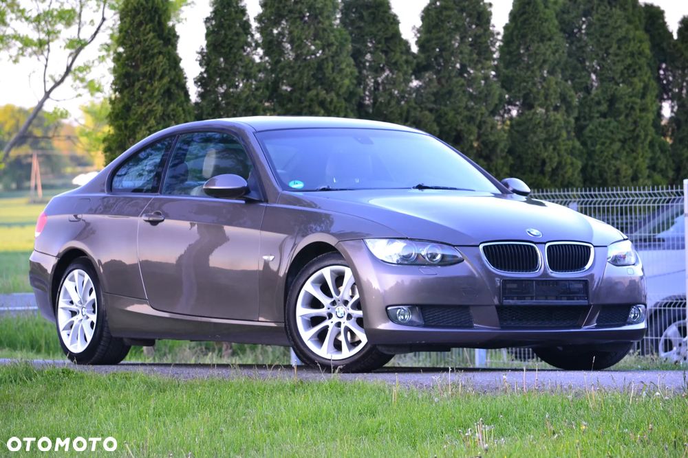 BMW Seria 3 320i Coupe - 4
