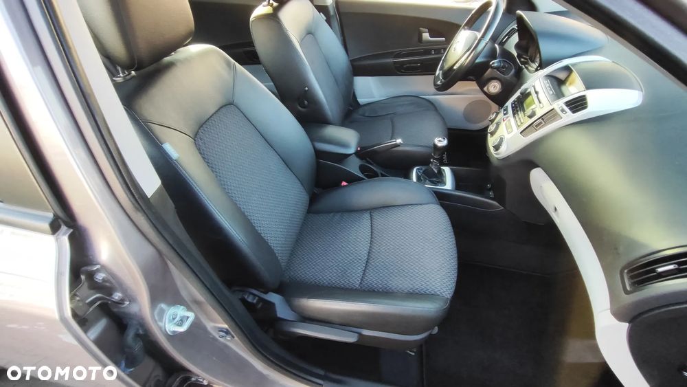 Kia Ceed 1.4 Comfort + - 6