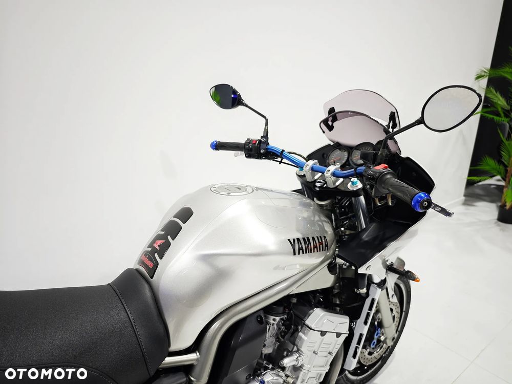 Yamaha FZS - 13