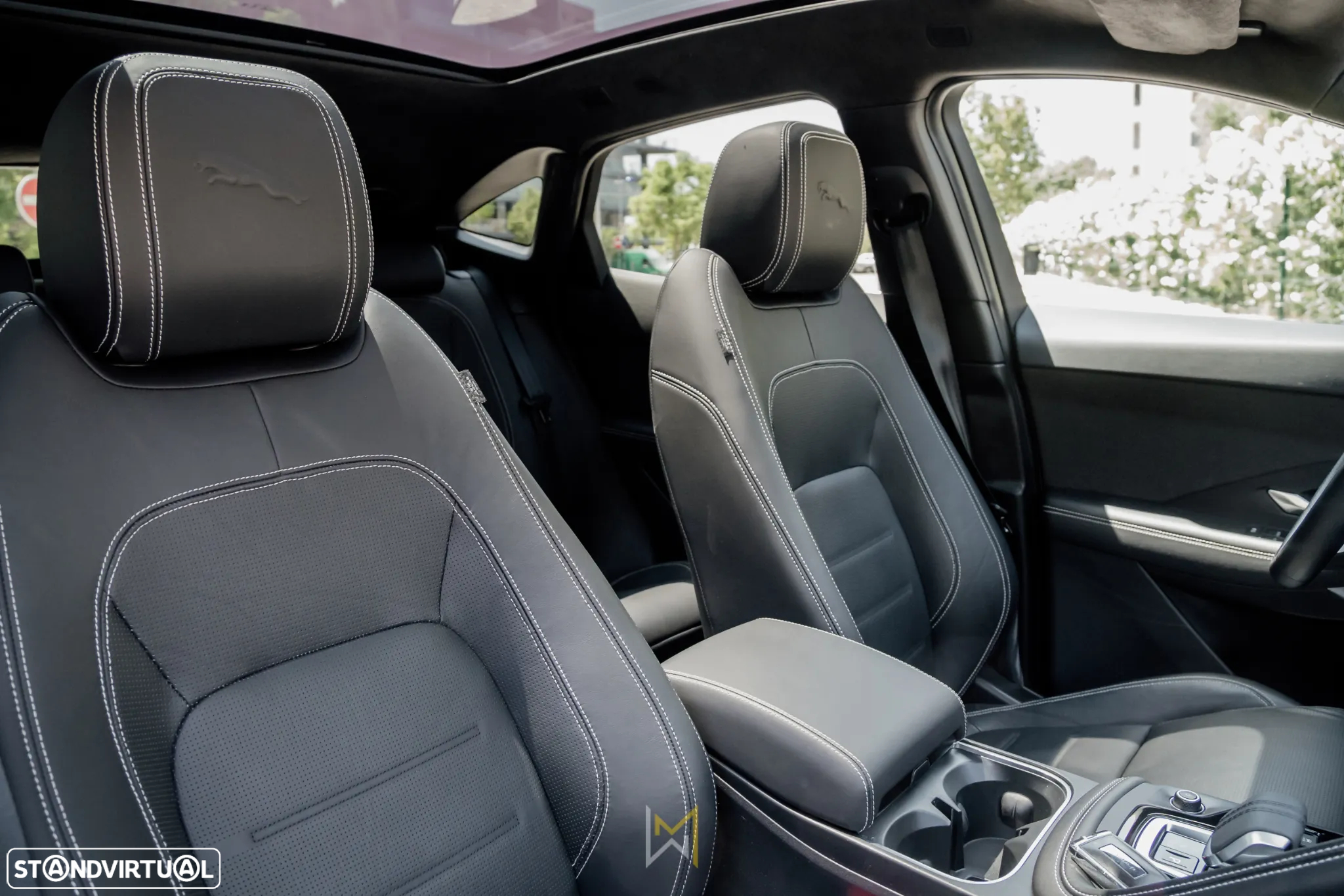 Jaguar E-Pace 1.5 P300e R-Dynamic SE AWD Aut. - 17