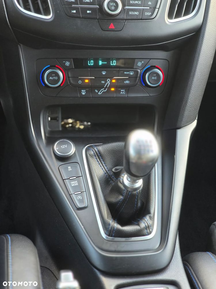 Ford Focus 2.3 EcoBoost RS - 24