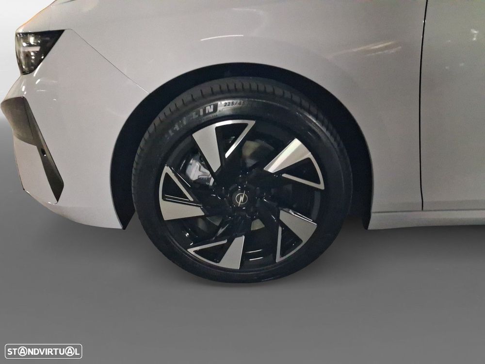 Opel Astra Sports Tourer - 16