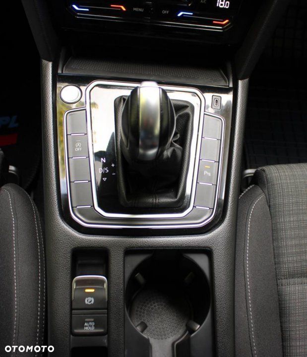 Volkswagen Passat - 28