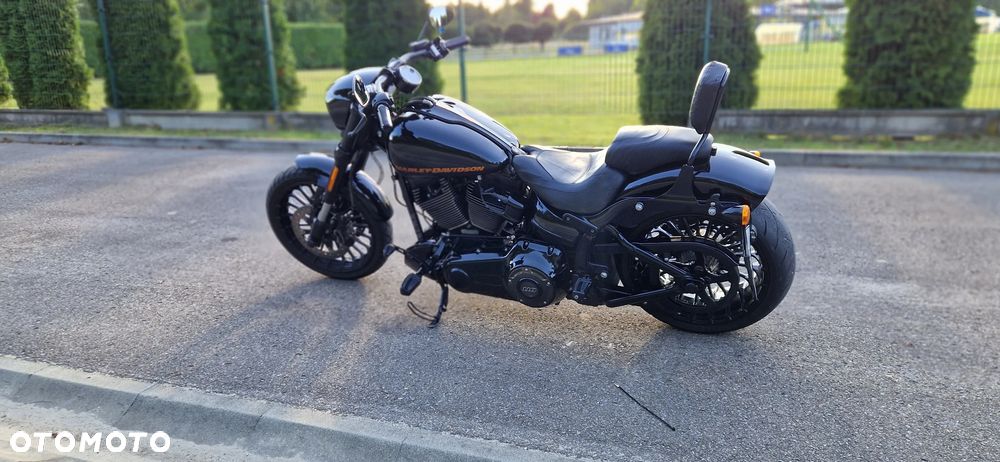 Harley-Davidson Softail Breakout - 7