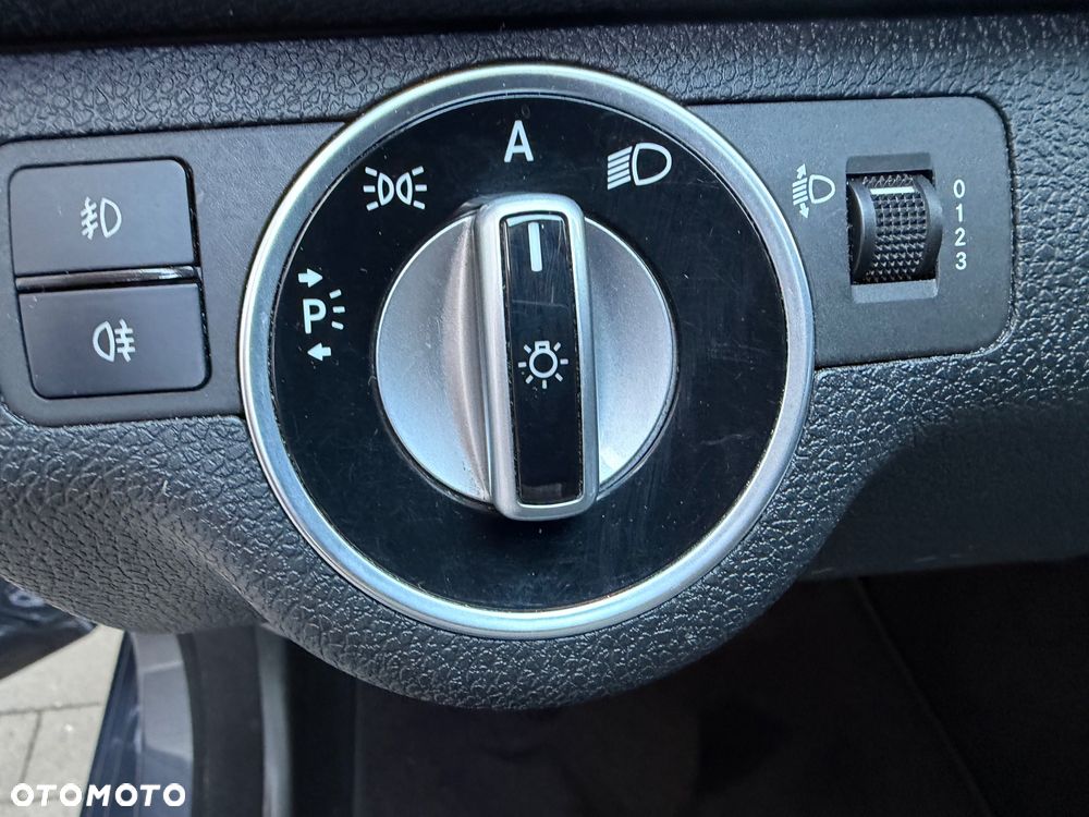 Mercedes-Benz Klasa C 250 CGI Automatik BlueEFFICIENCY Avantgarde - 20