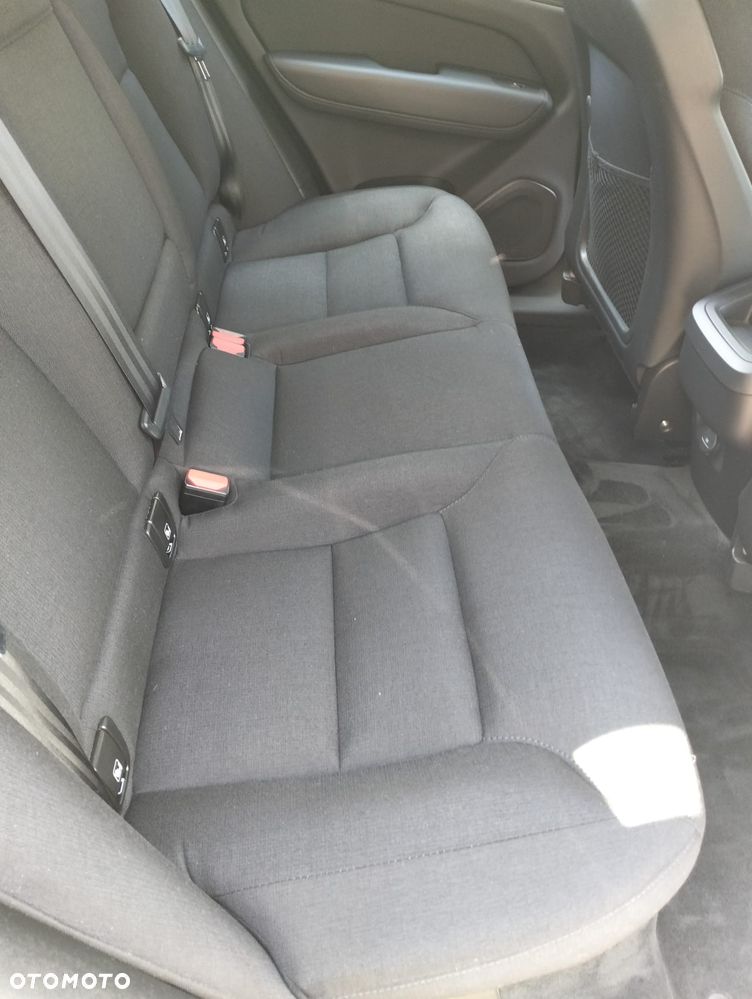 Volvo XC 60 B4 B Momentum - 14