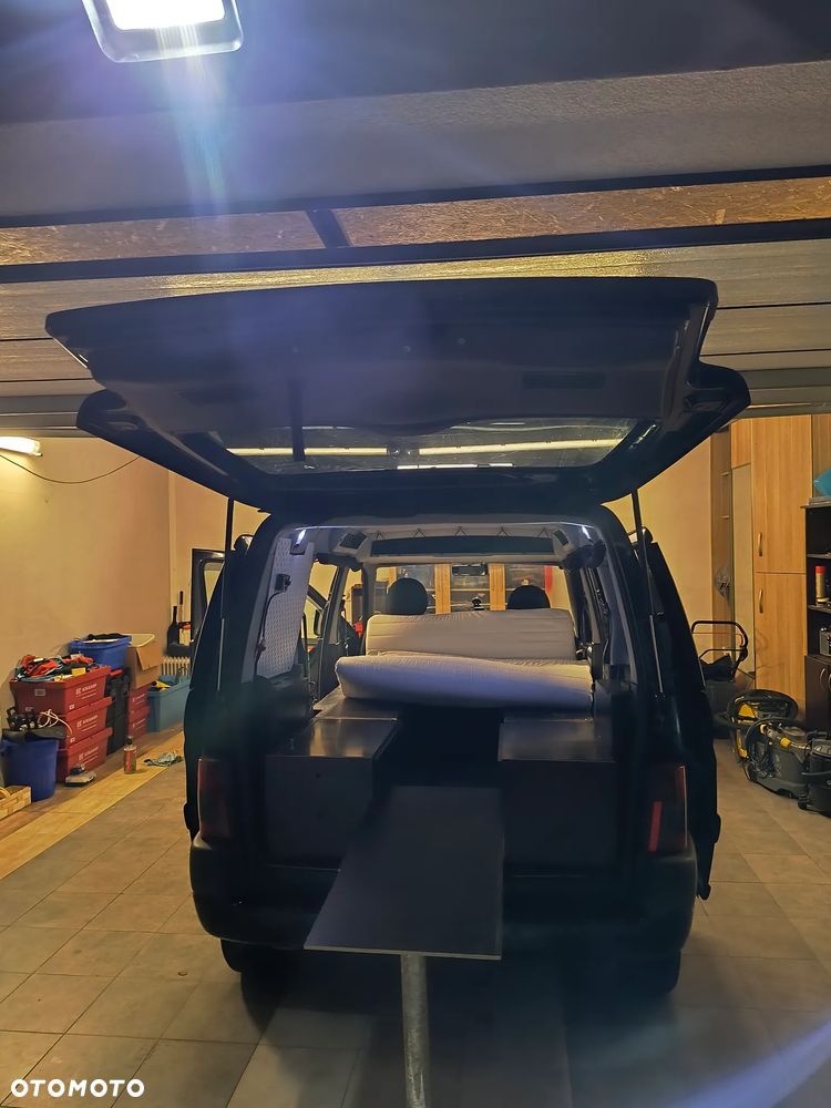 Peugeot Partner Kombi 75 Sportium - 11