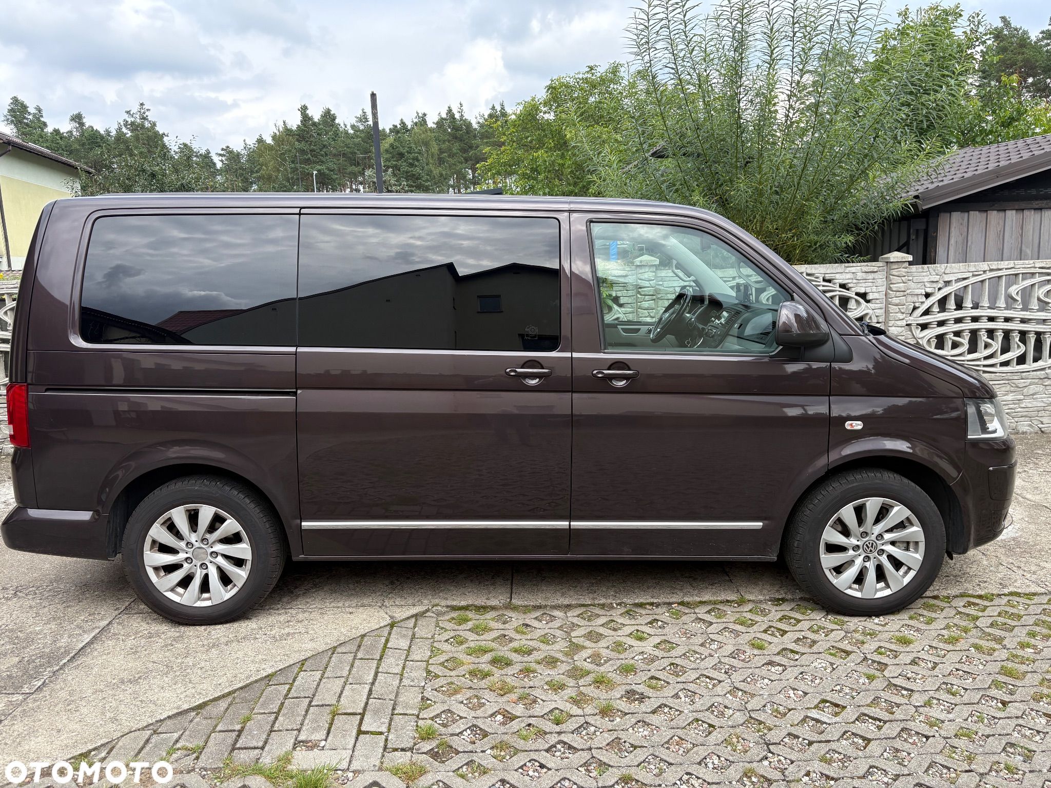 Volkswagen Multivan - 1