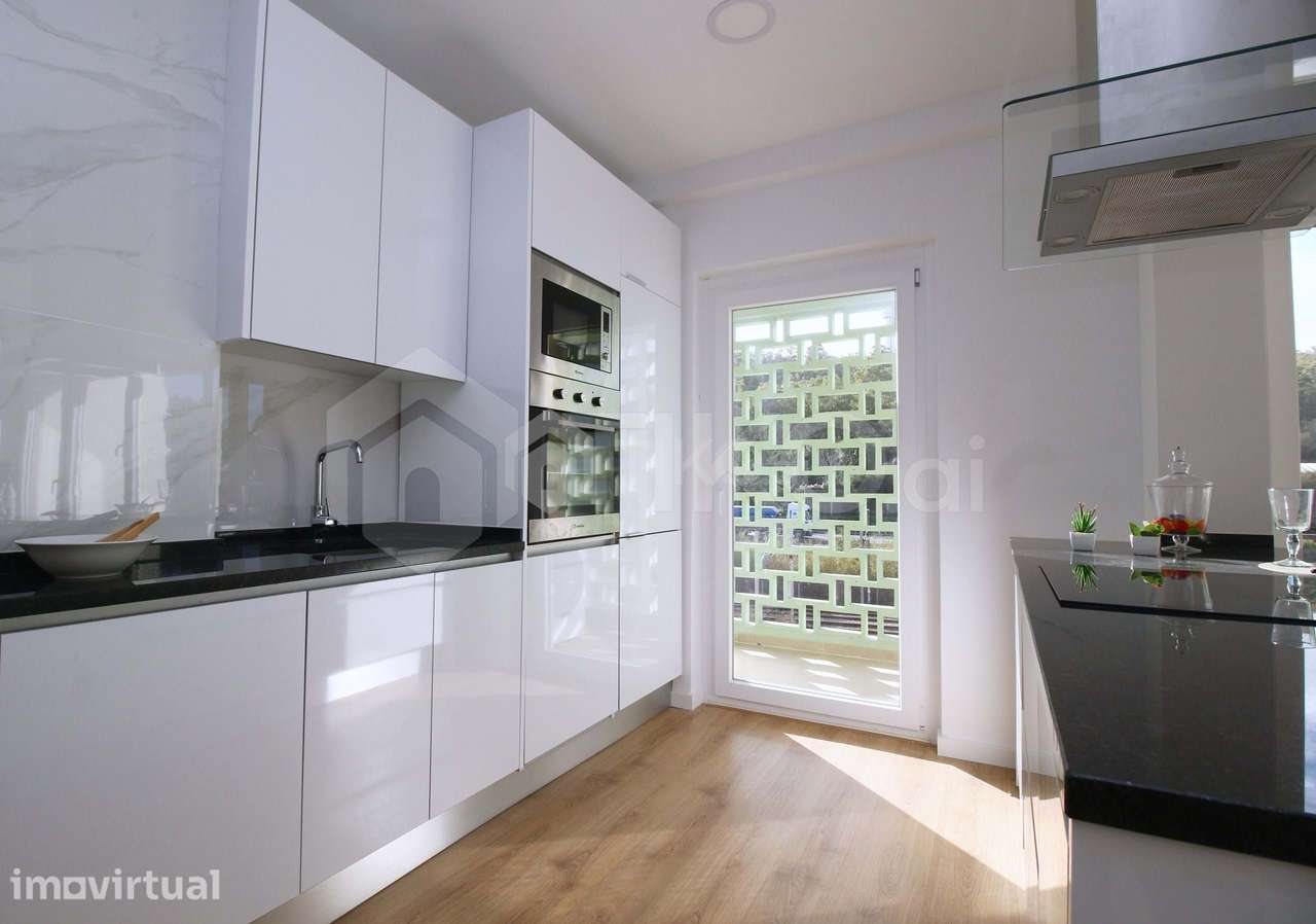 Apartamento T3 remodelado, equipado, na Rua Carolina Michaelis de Vasc - Grande imagem: 5/42