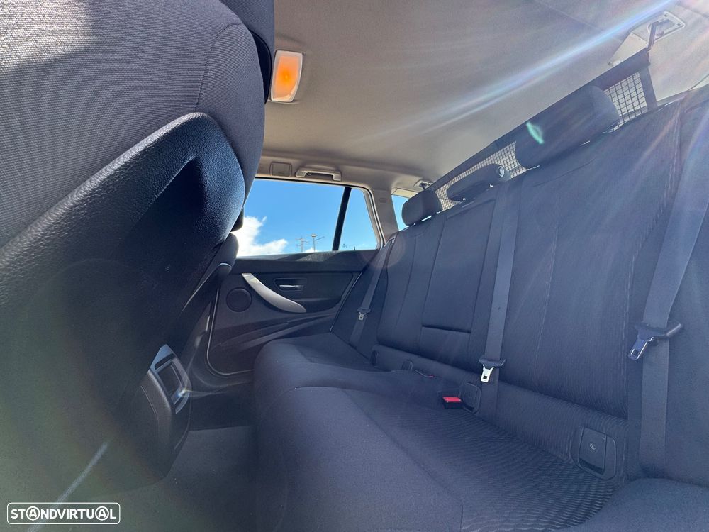 BMW 316 d Aut. Sport Line - 12