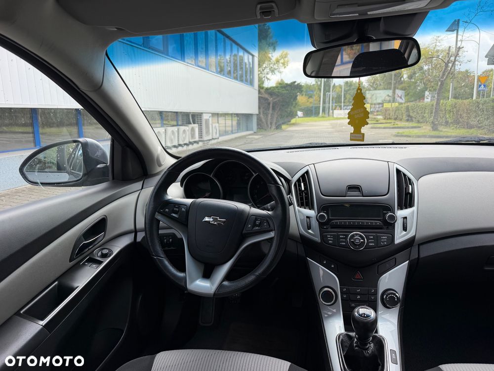 Chevrolet Cruze - 11