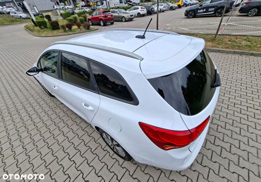 Kia Ceed - 13