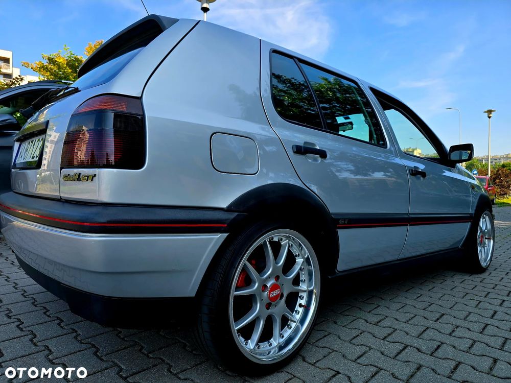 Volkswagen Golf - 1