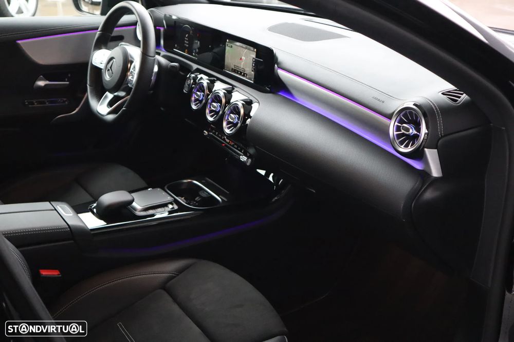 Mercedes-Benz A 250 e 8G-DCT AMG Line - 12