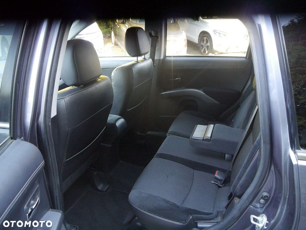 Mitsubishi Outlander 2.0 2WD Edition - 27