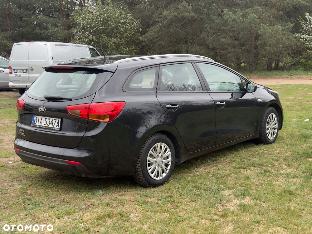 Kia Ceed - 4
