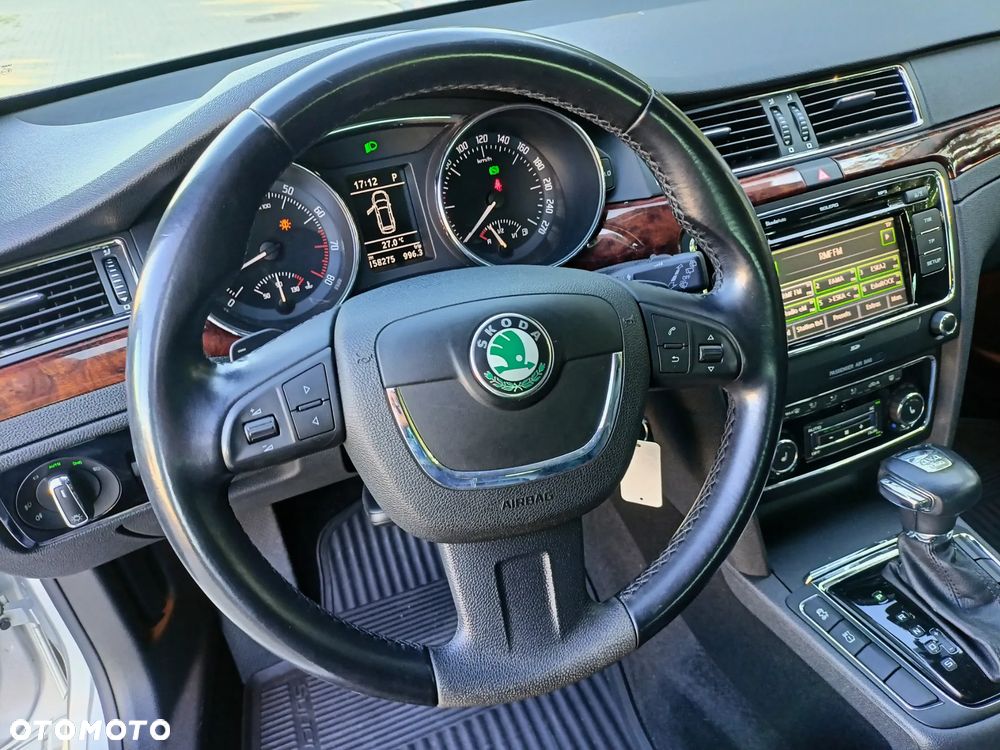 Skoda Superb 3.6 V6 4x4 DSG Elegance - 16