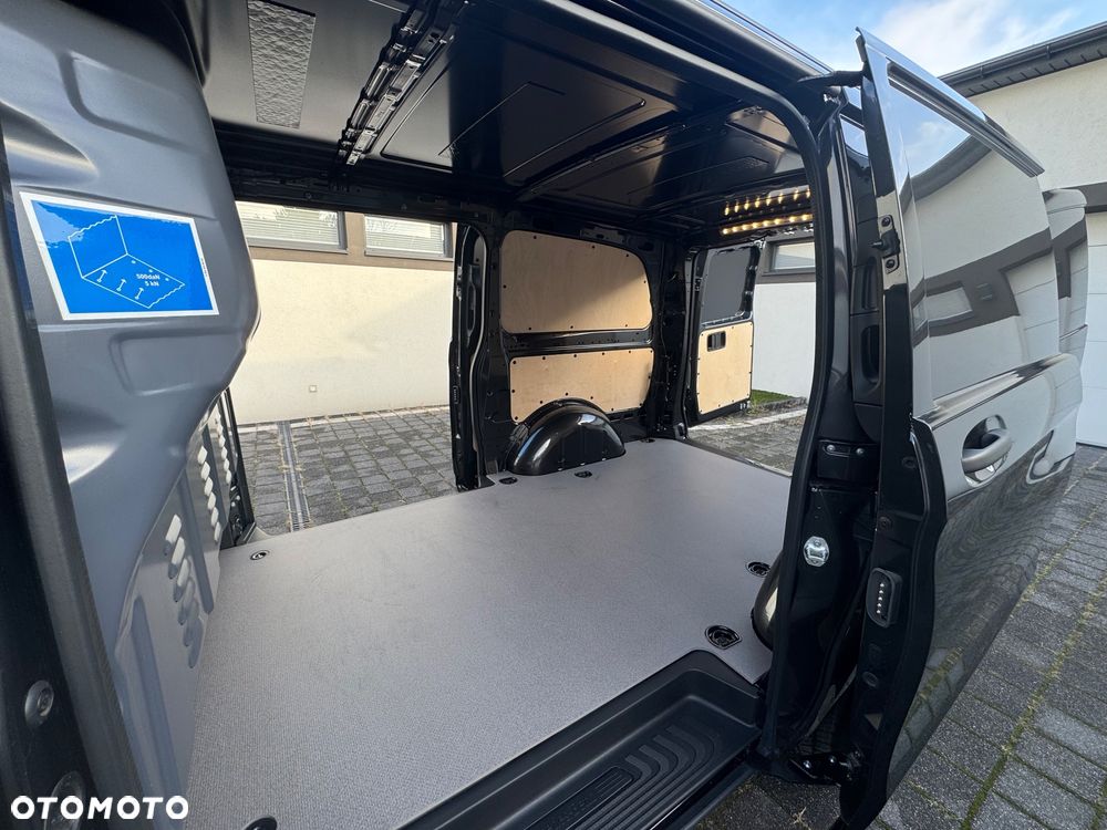 Mercedes-Benz eVITO - 33