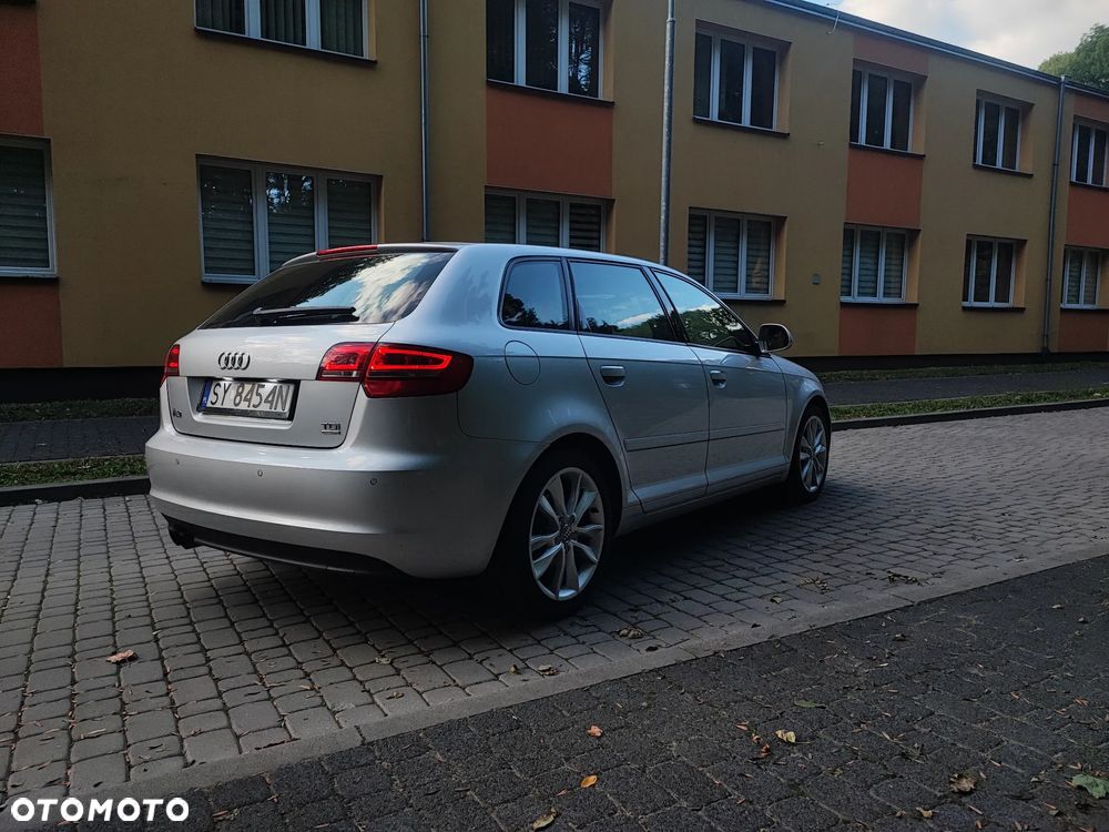Audi A3 Sportback 2.0 TDI DPF Ambition - 2