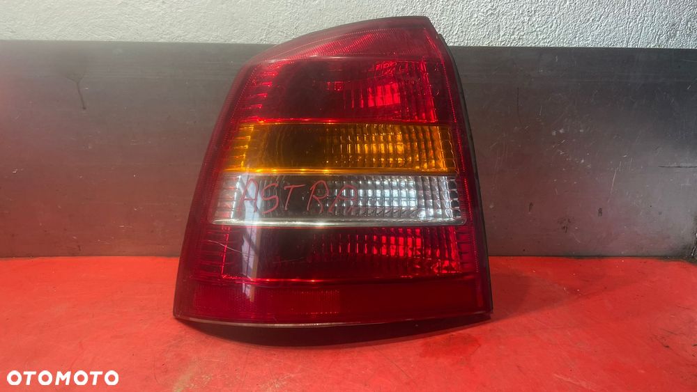 LAMPA LEWA TYŁ OPEL ASTRA G - 1