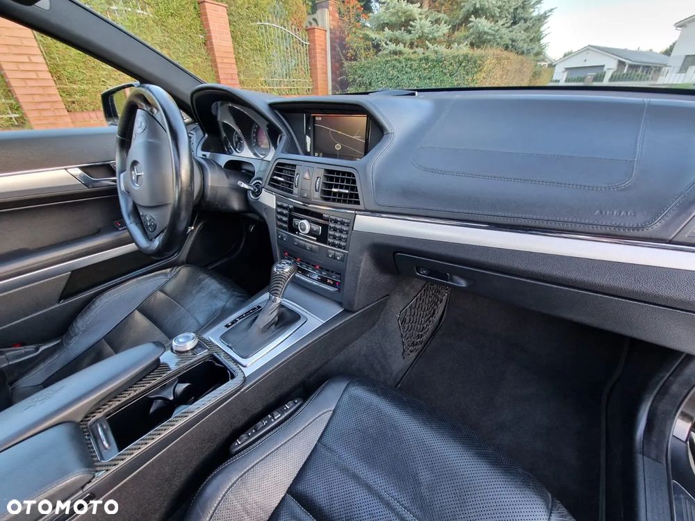 Mercedes-Benz Klasa E 350 CDI DPF Coupe BlueEFFICIENCY 7G-TRONIC Avantgarde - 24