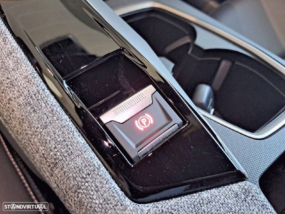 Peugeot 5008 1.2 Hybrid Allure e-DCS6 - 23