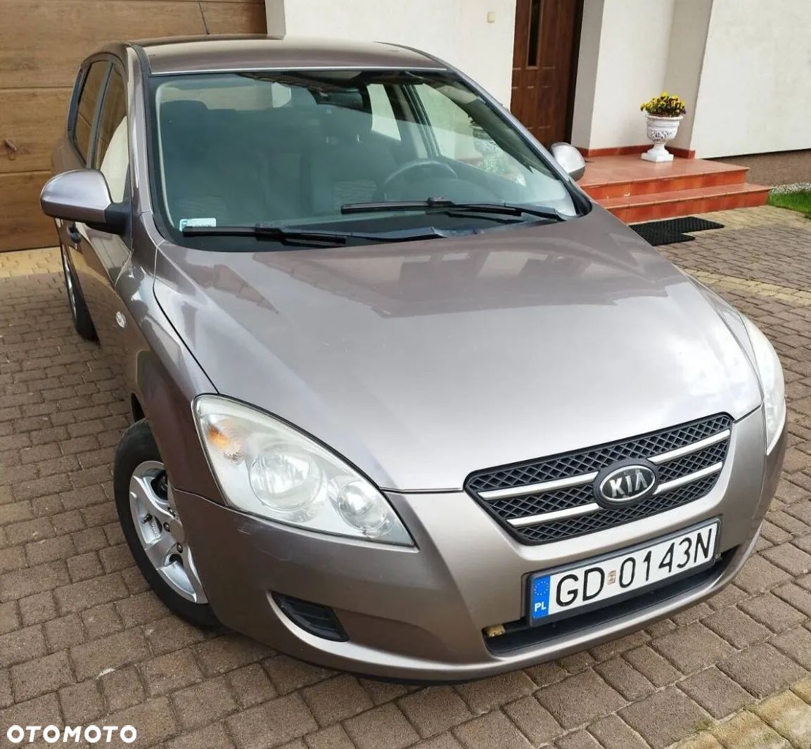 Kia Ceed Cee'd 1.6 Comfort + - 1