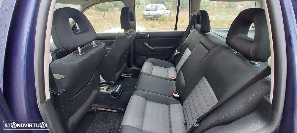VW Bora 1.9 TDi Highline - 4
