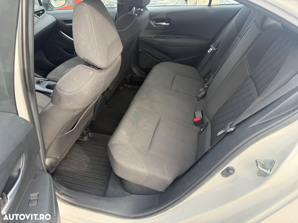 Toyota Corolla 1.8 HSD Business - 11