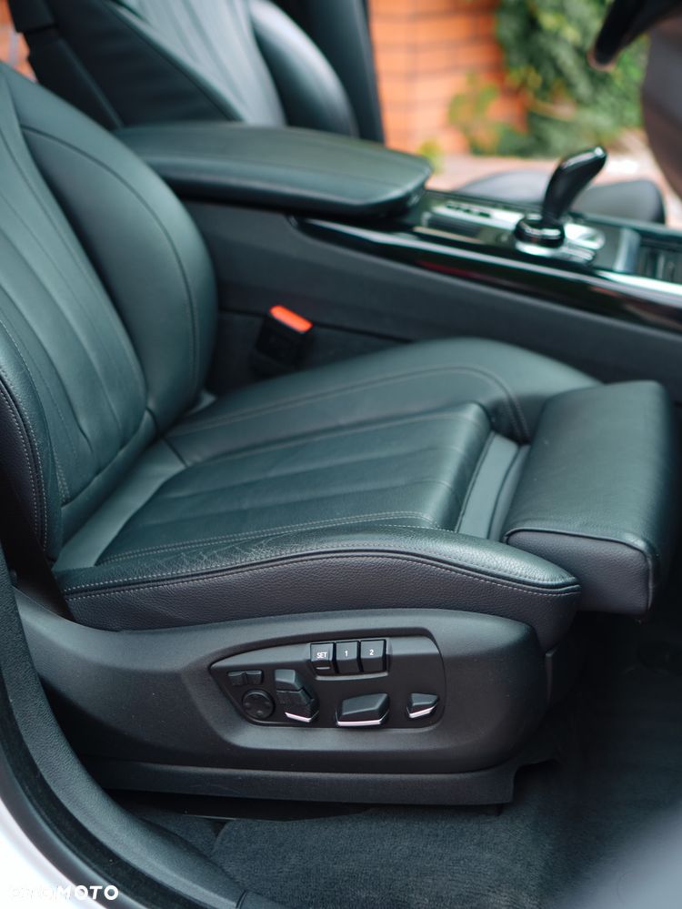 BMW X5 xDrive35i - 24
