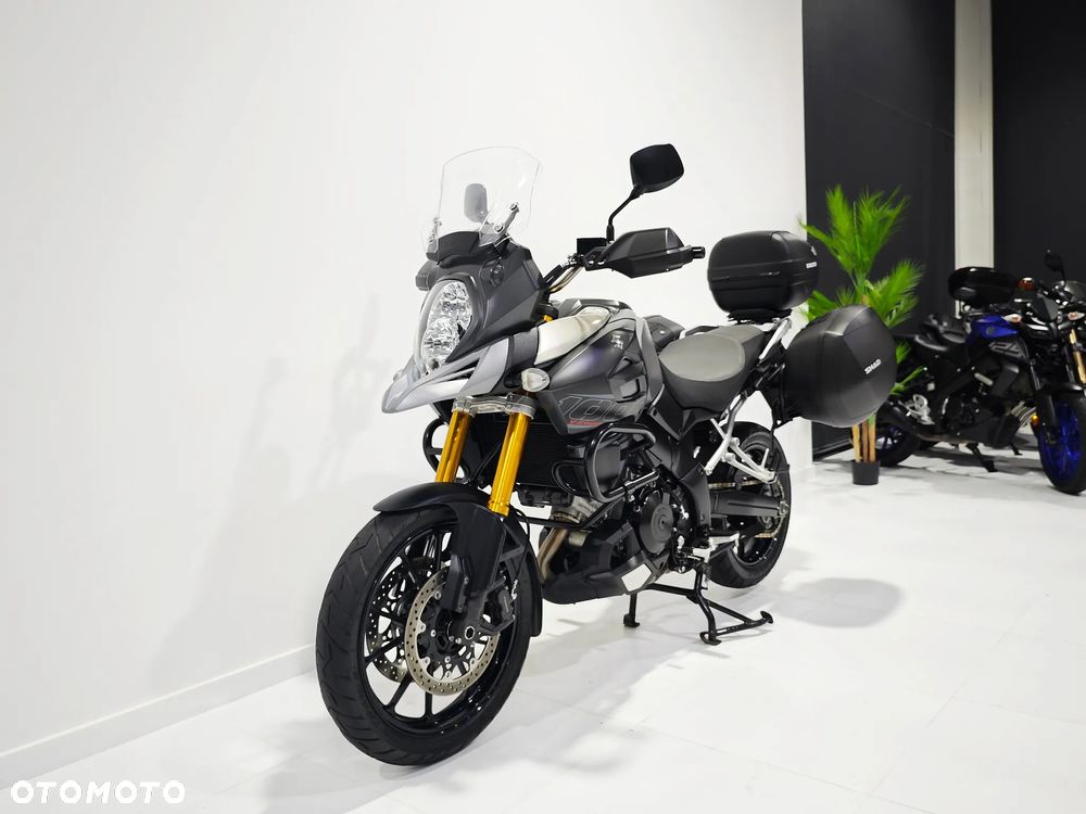 Suzuki V-STROM - 16