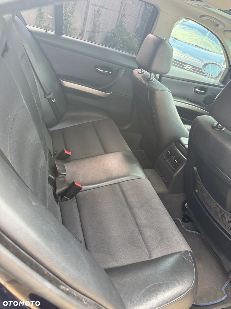 BMW Seria 3 330i - 9