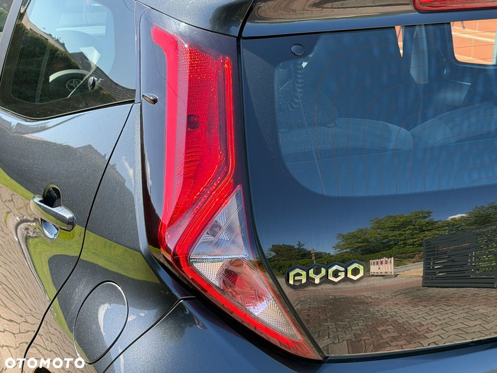 Toyota Aygo x-clusiv - 14