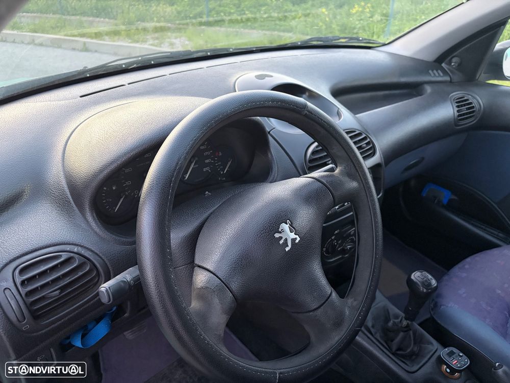Peugeot 206 1.1 Color Line - 10